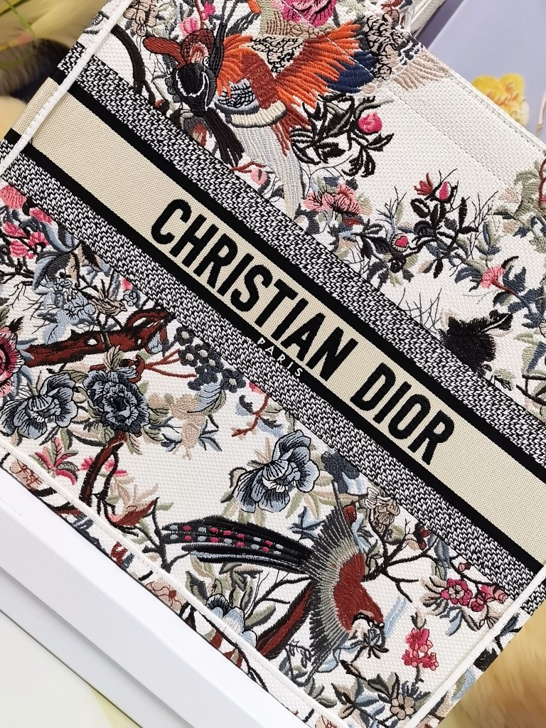 Christian Dior Shopping Bags